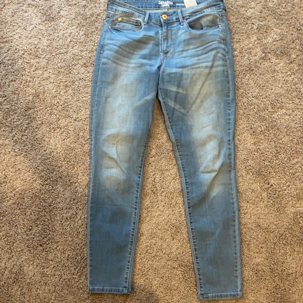 Levi Denizen light jeans size 10